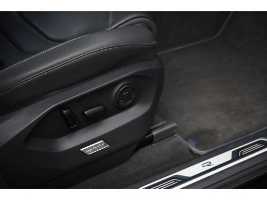 Volkswagen Touareg R 3.0 TSi eHybrid 4M Pano Trekh ACC Luchtvering Stuurverw ActivLease financial lease