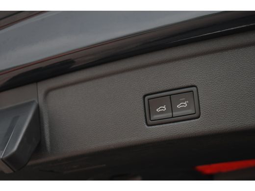 Volkswagen Touareg R 3.0 TSi eHybrid 4M Pano Trekh ACC Luchtvering Stuurverw ActivLease financial lease