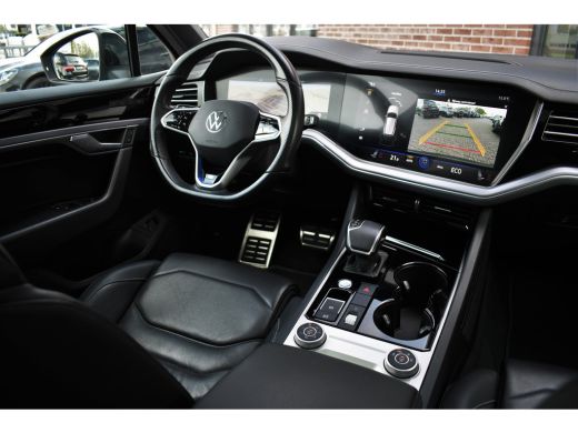 Volkswagen Touareg R 3.0 TSi eHybrid 4M Pano Trekh ACC Luchtvering Stuurverw ActivLease financial lease