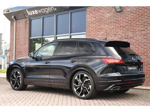 Volkswagen Touareg R 3.0 TSi eHybrid 4M Pano Trekh ACC Luchtvering Stuurverw ActivLease financial lease