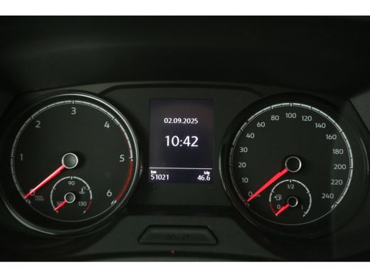 Volkswagen Transporter 2.0 TDI L2H1 | Airco | Carplay | Cruise | Trekhaak | Navi | Parkeersensoren ActivLease financial lease