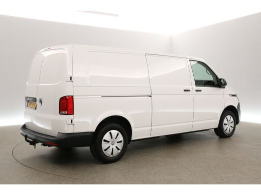 Volkswagen Transporter 2.0 TDI L2H1 | Airco | Carplay | Cruise | Trekhaak | Navi | Parkeersensoren ActivLease financial lease
