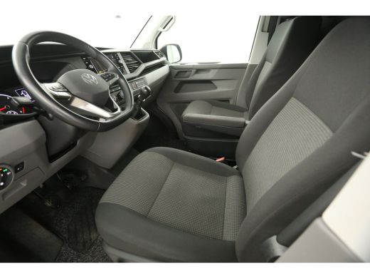 Volkswagen Transporter 2.0 TDI L2H1 | Airco | Carplay | Cruise | Trekhaak | Navi | Parkeersensoren ActivLease financial lease