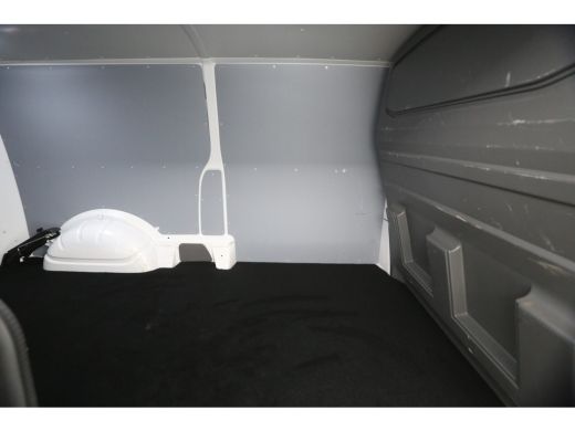 Volkswagen Transporter 2.0 TDI L2H1 Airco Carplay Cruise Trekhaak Navi PDC Elektrpakket ActivLease financial lease