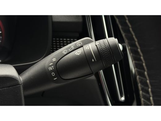 Volvo  XC40 1.5 T5 Recharge R-Design | Achterbank in delen neerklapbaar | Achteropkomend verkeer waarschuwing... ActivLease financial lease