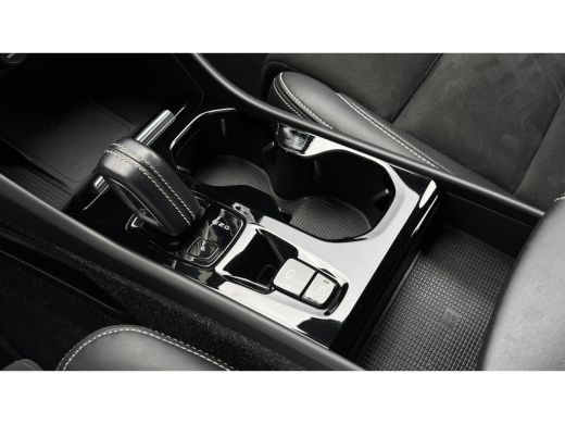Volvo  XC40 1.5 T5 Recharge R-Design | Achterbank in delen neerklapbaar | Achteropkomend verkeer waarschuwing... ActivLease financial lease