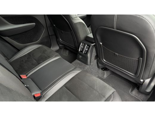 Volvo  XC40 1.5 T5 Recharge R-Design | Achterbank in delen neerklapbaar | Achteropkomend verkeer waarschuwing... ActivLease financial lease