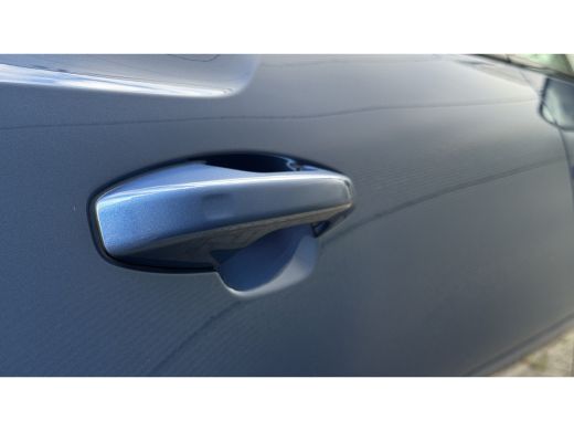 Volvo  XC40 1.5 T5 Recharge R-Design | Achterbank in delen neerklapbaar | Achteropkomend verkeer waarschuwing... ActivLease financial lease