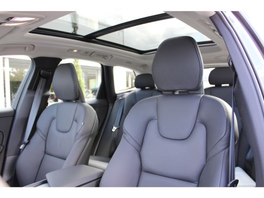 Volvo  XC60 2.0 T6 Plug-in hybrid AWD Ultra Dark Head-up display, stoel/stuurverwarming ActivLease financial lease