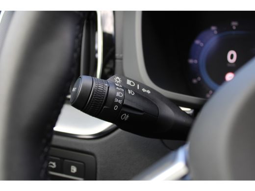 Volvo  XC60 2.0 T6 Plug-in hybrid AWD Ultra Dark Head-up display, stoel/stuurverwarming ActivLease financial lease