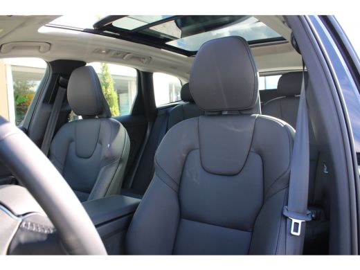 Volvo  XC60 T6 AWD Plus Bright | 360 camera | Stoel + Stuurverwarming |  Panoramadak | ActivLease financial lease
