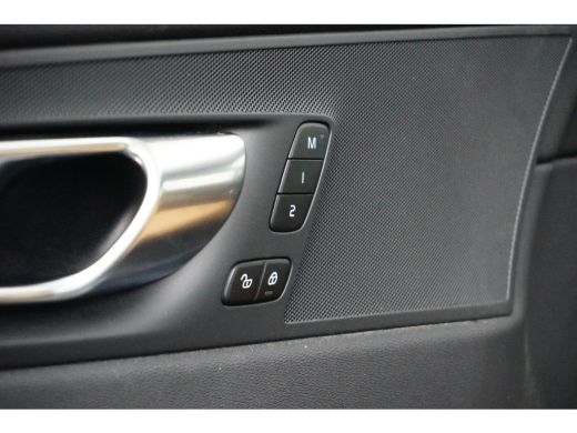 Volvo  XC60 T6 AWD Plus Dark | Luchtvering | Trekhaak | 360 camera |  Stoelventilatie | Keyless entry |  Pano... ActivLease financial lease
