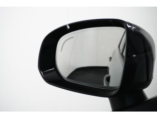 Volvo  XC60 T6 AWD Plus Dark | Luchtvering | Trekhaak | 360 camera |  Stoelventilatie | Keyless entry |  Pano... ActivLease financial lease