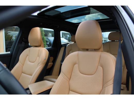 Volvo  XC60 T6 AWD Plus Dark | Luchtvering | Trekhaak | 360 camera |  Stoelventilatie | Keyless entry |  Pano... ActivLease financial lease