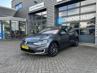 Volkswagen e-Golf E-DITION | Winterpakket | Warmtepomp | Donkere ramen achter | Voorruit verwarmbaar | Keyless Acce...