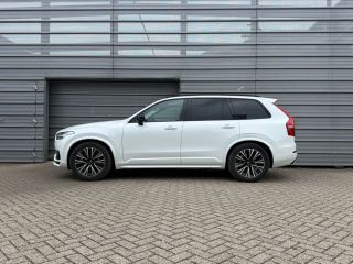Volvo  XC90 T8 455PK Ultra Dark | Luchtvering | Trekhaak | Getint Glas | B&W Audio | Massage