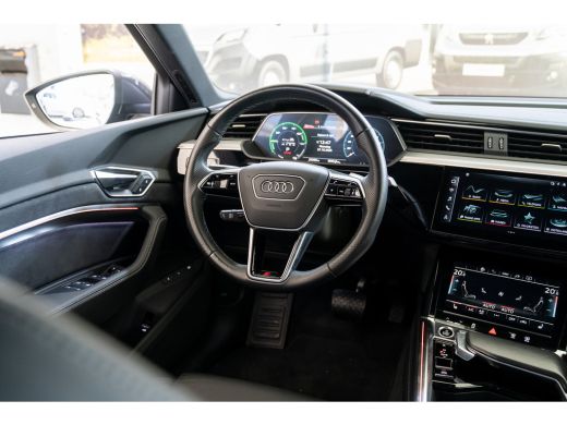 Audi e-tron 55 quattro S edition 95 kWh | Achterbank in delen neerklapbaar | Armsteun voor | Audio installatie ActivLease financial lease
