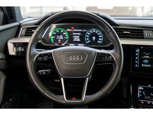 Audi e-tron 55 quattro S edition 95 kWh | Achterbank in delen neerklapbaar | Armsteun voor | Audio installatie ActivLease financial lease
