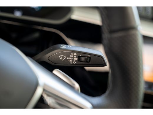 Audi e-tron 55 quattro S edition 95 kWh | Achterbank in delen neerklapbaar | Armsteun voor | Audio installatie ActivLease financial lease