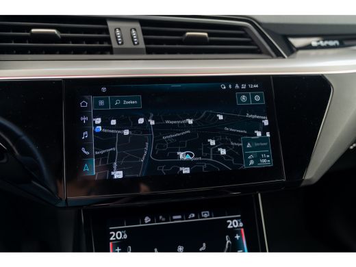Audi e-tron 55 quattro S edition 95 kWh | Achterbank in delen neerklapbaar | Armsteun voor | Audio installatie ActivLease financial lease
