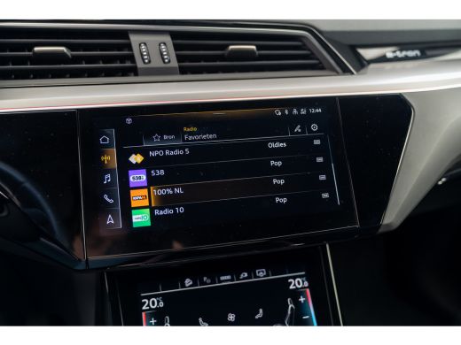Audi e-tron 55 quattro S edition 95 kWh | Achterbank in delen neerklapbaar | Armsteun voor | Audio installatie ActivLease financial lease