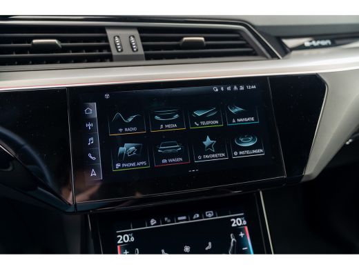 Audi e-tron 55 quattro S edition 95 kWh | Achterbank in delen neerklapbaar | Armsteun voor | Audio installatie ActivLease financial lease