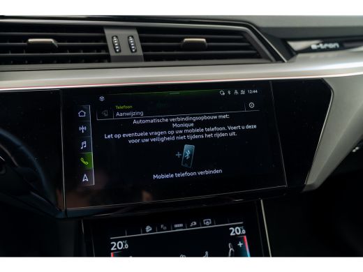 Audi e-tron 55 quattro S edition 95 kWh | Achterbank in delen neerklapbaar | Armsteun voor | Audio installatie ActivLease financial lease