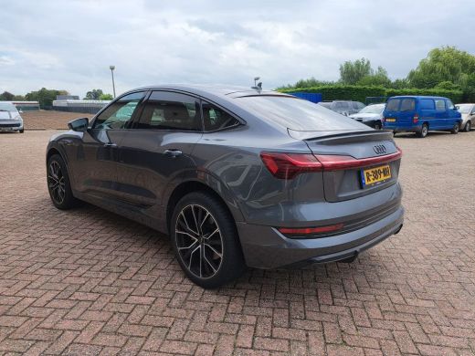 Audi e-tron 55 quattro S edition 95 kWh | Achterbank in delen neerklapbaar | Armsteun voor | Audio installatie ActivLease financial lease