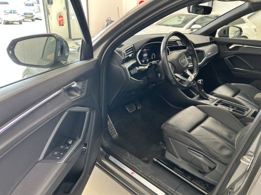 Audi Q3 45 TFSI e S Edition 245pk | Pano dak ActivLease financial lease