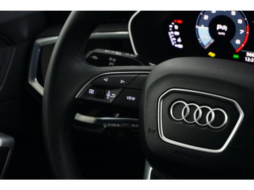 Audi Q3 Advanced Edition | Trekhaak | ActivLease financial lease