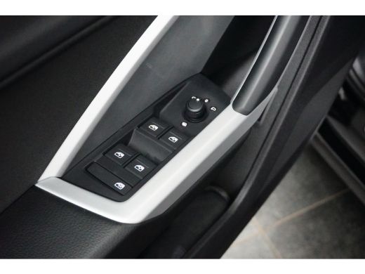 Audi Q3 Advanced Edition | Trekhaak | ActivLease financial lease