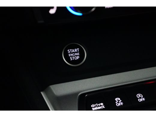 Audi Q3 Advanced Edition | Trekhaak | ActivLease financial lease