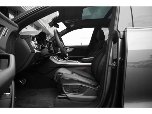 Audi Q8 55 TFSI e quattro Pro Line S | Panoramadak | HUD | Matrix | Servosluiting | City | Tour | ActivLease financial lease