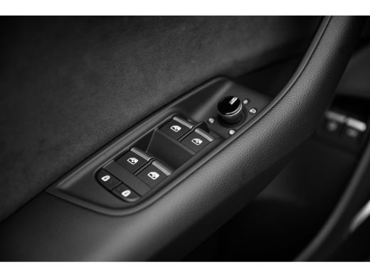 Audi Q8 55 TFSI e quattro Pro Line S | Panoramadak | HUD | Matrix | Servosluiting | City | Tour | ActivLease financial lease