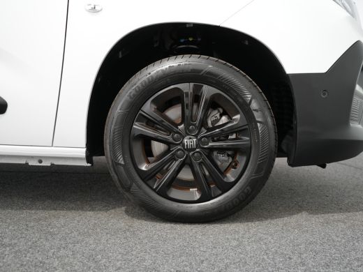 Fiat Doblò | Passagiersbank | Meegespoten bumper | Digitale Spiegel | Zwarte lichtmetalen velgen | Applecarp... ActivLease financial lease