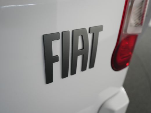 Fiat Doblò | Passagiersbank | Meegespoten bumper | Digitale Spiegel | Zwarte lichtmetalen velgen | Applecarp... ActivLease financial lease
