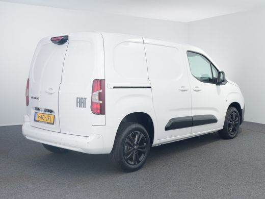 Fiat Doblò | Passagiersbank | Meegespoten bumper | Digitale Spiegel | Zwarte lichtmetalen velgen | Applecarp... ActivLease financial lease