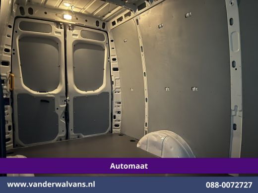 Iveco Daily 35S14V 136pk Automaat 3500kg Trekhaak L2H2 Euro6 Airco | Camera | Navigatie LED, Cruiscontrol, Ch... ActivLease financial lease