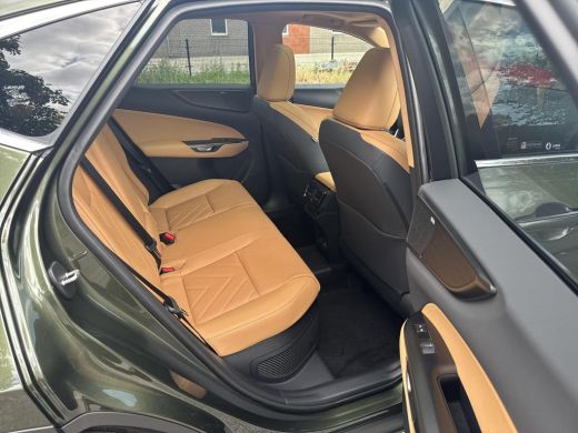 Lexus NX 450h+ AWD President Line | 06-10141018 Voor meer informatie ActivLease financial lease
