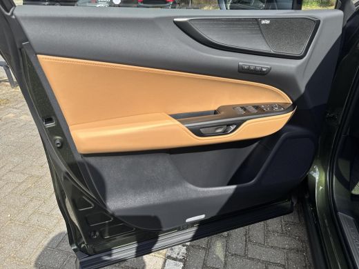 Lexus NX 450h+ AWD President Line | 06-10141018 Voor meer informatie ActivLease financial lease