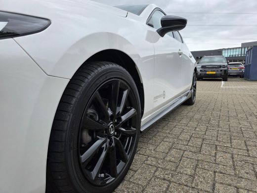 Mazda 3 2.0 e-SkyActiv-X M Hybrid 186 Nagisa | Aero pakket | Alcantara/Leder met stoelgeheugen | Achterui... ActivLease financial lease