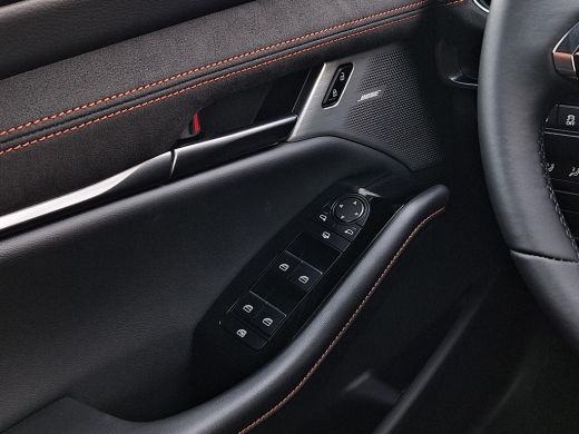 Mazda 3 2.0 e-SkyActiv-X M Hybrid 186 Nagisa | Aero pakket | Alcantara/Leder met stoelgeheugen | Achterui... ActivLease financial lease