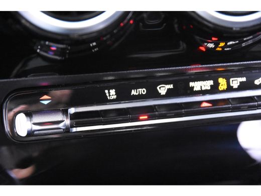 Mercedes-Benz CLA 180 SB *1ste Eigenaar*18"*AMG*Night*Navigatie* ActivLease financial lease