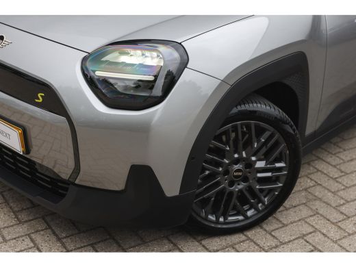 Mini Aceman SE / LED / Parking Assistant / 18" Night Flash Spoke Grey ActivLease financial lease
