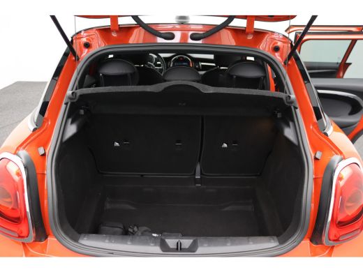 Mini Cooper 1.5 Cooper | 18 inch LM | Afwijkende dakkleur | Airco ActivLease financial lease