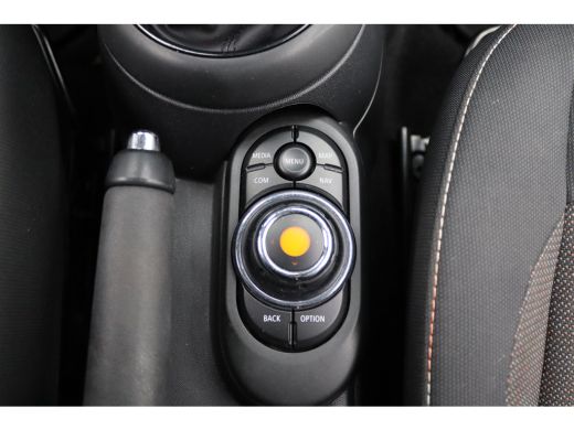 Mini Cooper 1.5 Cooper | 18 inch LM | Afwijkende dakkleur | Airco ActivLease financial lease