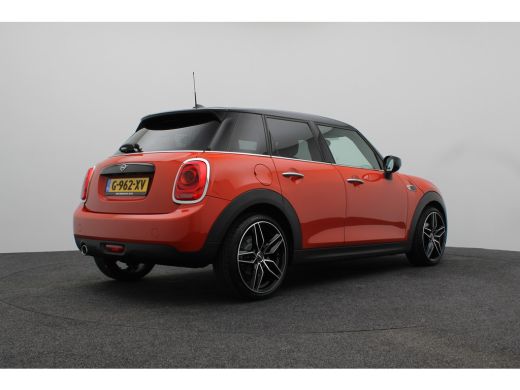 Mini Cooper 1.5 Cooper | 18 inch LM | Afwijkende dakkleur | Airco ActivLease financial lease