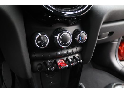 Mini Cooper 1.5 Cooper | 18 inch LM | Afwijkende dakkleur | Airco ActivLease financial lease