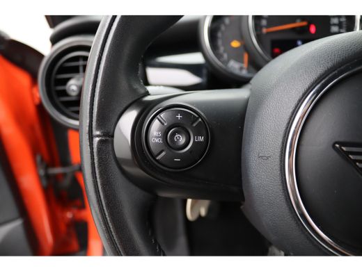 Mini Cooper 1.5 Cooper | 18 inch LM | Afwijkende dakkleur | Airco ActivLease financial lease