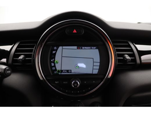 Mini Cooper 1.5 Cooper | 18 inch LM | Afwijkende dakkleur | Airco ActivLease financial lease